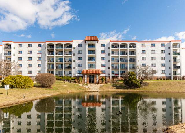 Property at 375 Plum Creek Dr #511, Wheeling, IL 60090, 1 bed, 1 bath