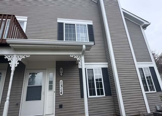Property at 1314 Sandhurst Ln #1314, South Elgin, IL 60177, 2 beds, 1.5 baths