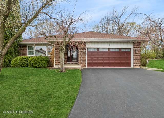 Property at 3 Maria Ct, Lake Zurich, IL 60047, 3 beds, 2.5 baths