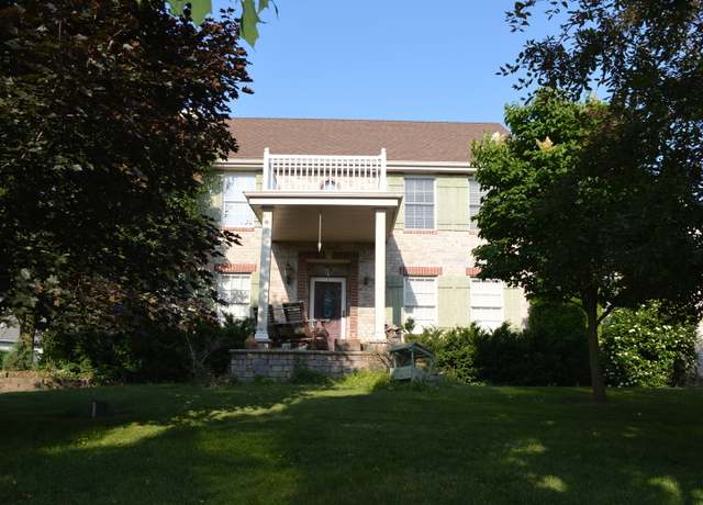 Property at 1425 Shorewood Dr, St. Anne, IL 60964, 5 beds, 4.5 baths