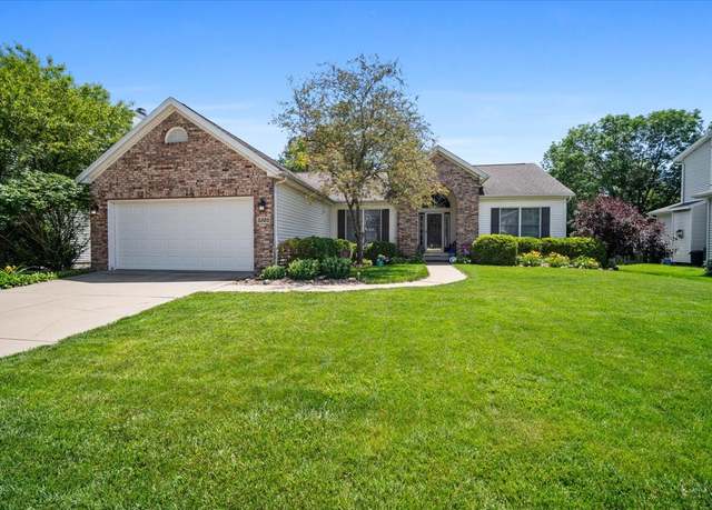 Property at 3205 Stonebridge Dr, Bloomington, IL 61704, 4 beds, 3 baths