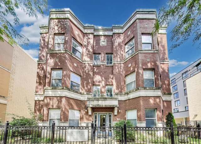 Property at 1016 S Racine Ave #201, Chicago, IL 60607, 3 beds, 2 baths