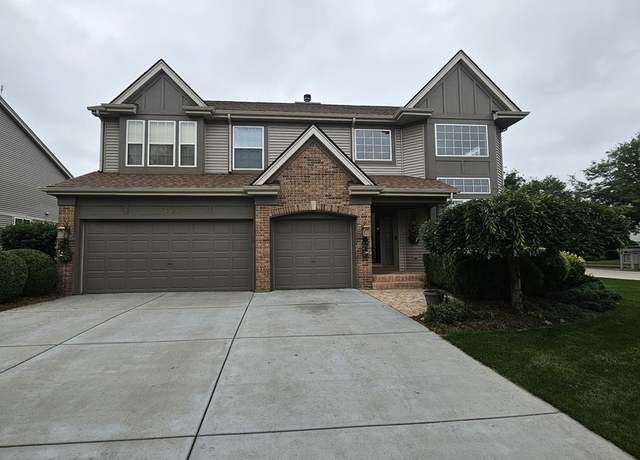 Property at 10 Montclair Dr, Cary, IL 60013, 5 beds, 3 baths