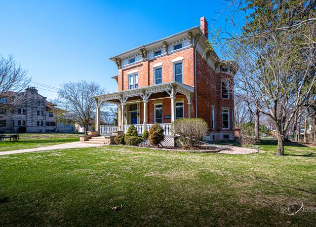 Property at 822 W Stephenson St, Freeport, IL 61032, 6 beds, 3.5 baths