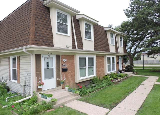 Property at 2216 Andover Ct, Schaumburg, IL 60194, 3 beds, 1.5 baths