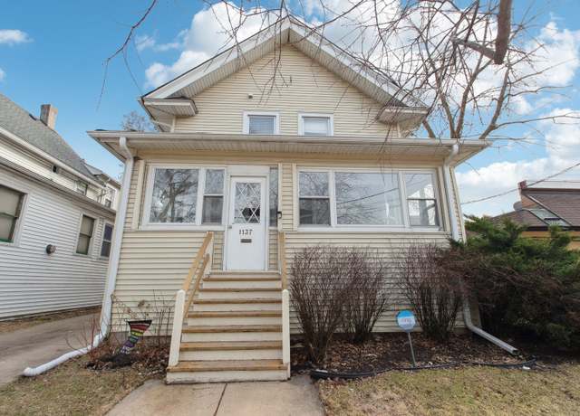 Property at 1137 Erie St, Oak Park, IL 60302, 3 beds, 2.5 baths