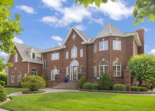 Property at 16109 Gamay Dr, Plainfield, IL 60586, 5 beds, 5.5 baths
