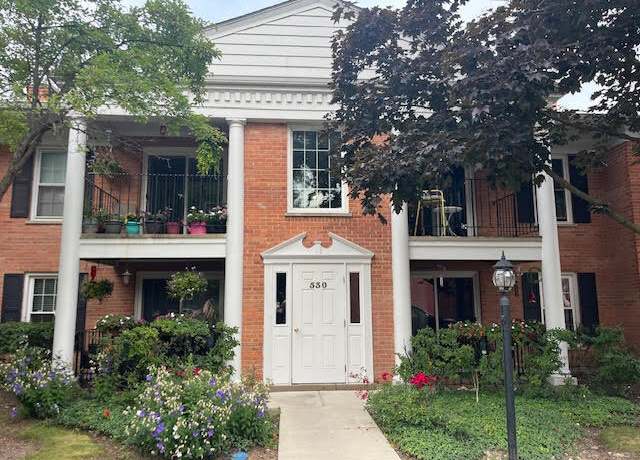Property at 530 Shorely Dr #204, Barrington, IL 60010, 2 beds, 2 baths