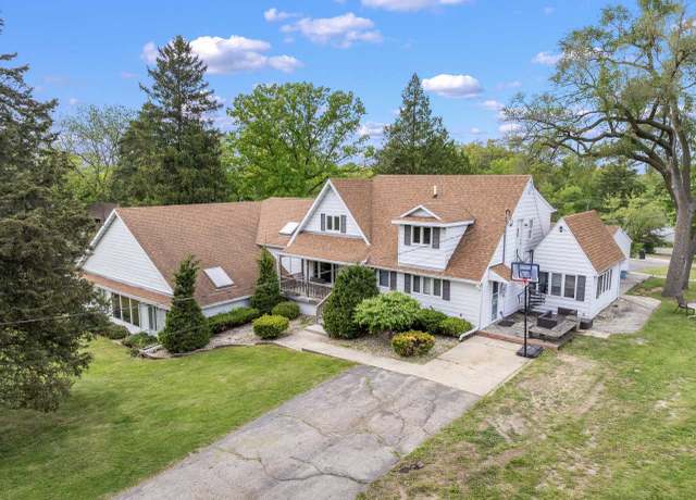Property at 542 Sunset Rd, Twin Lakes, WI 53181, 4 beds, 3.5 baths