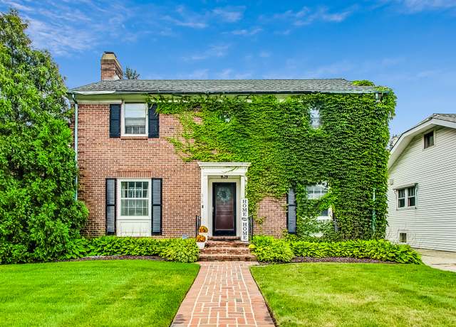 Property at 218 N Merrill St, Park Ridge, IL 60068, 3 beds, 2.5 baths