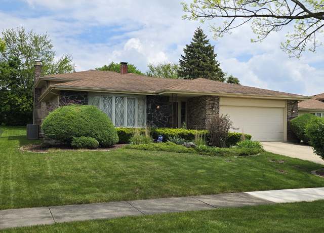 Property at 7725 Sawyer Rd, Darien, IL 60561, 4 beds, 2 baths