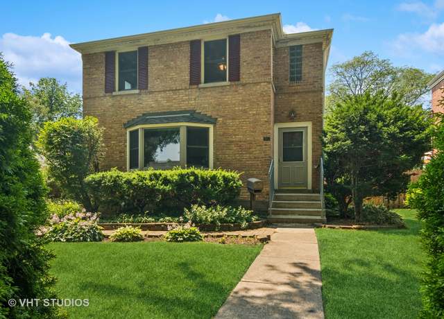 Property at 212 N Russel St, Mount Prospect, IL 60056, 3 beds, 2 baths