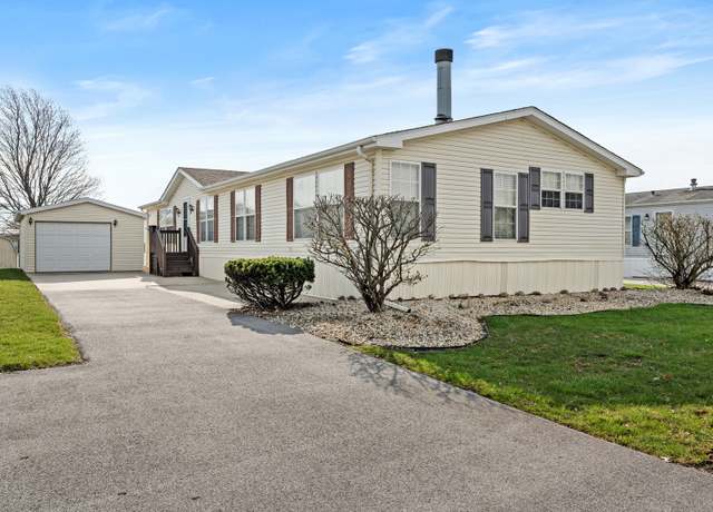 Property at 15 Finch Ln, Beecher, IL 60401, 3 beds, 2 baths