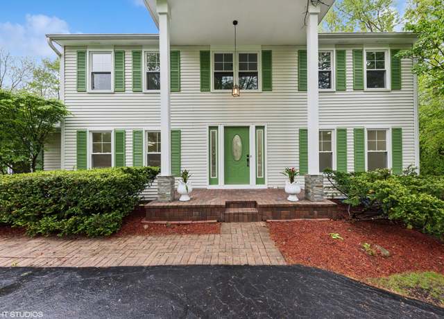 Property at 1887 White Fence Ln, Green Oaks, IL 60048, 4 beds, 3.5 baths