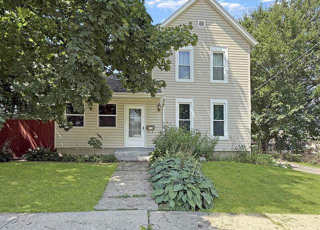 Property at 712 S 14th Ave, Freeport, IL 61032, 3 beds, 1 bath