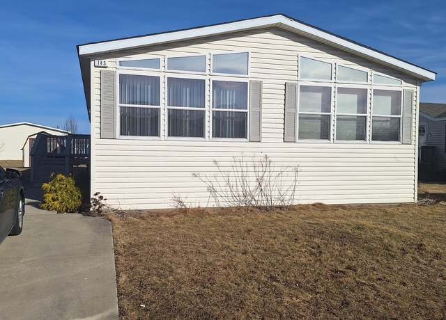 Property at 185 Blue Jay Dr, Lynwood, IL 60411, 3 beds, 2 baths