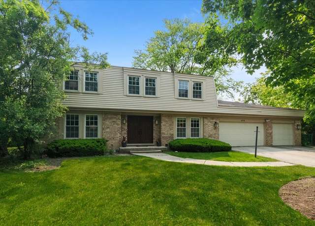 Property at 805 Brand Ln, Deerfield, IL 60015, 5 beds, 2.5 baths
