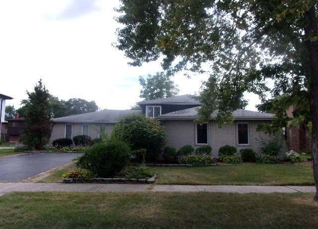 Property at 951 E 193rd St, Glenwood, IL 60425, 3 beds, 2.5 baths