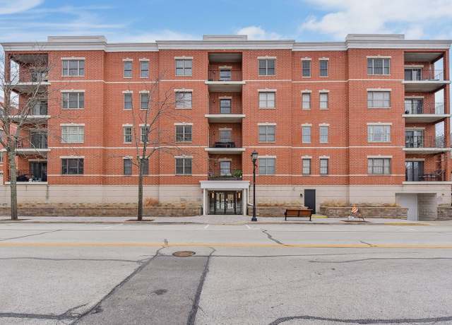 Property at 210 N Addison Ave #206, Elmhurst, IL 60126, 3 beds, 2 baths