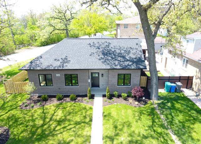 Property at 114 Oak Ridge Ave, Hillside, IL 60162, 4 beds, 3.5 baths
