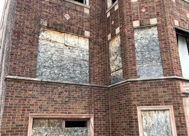 Property at 1116 W Marquette Rd, Chicago, IL 60621, 9 beds, 3 baths
