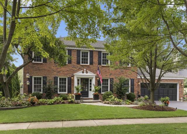 Property at 1563 Abbotsford Dr, Naperville, IL 60563, 4 beds, 3 baths