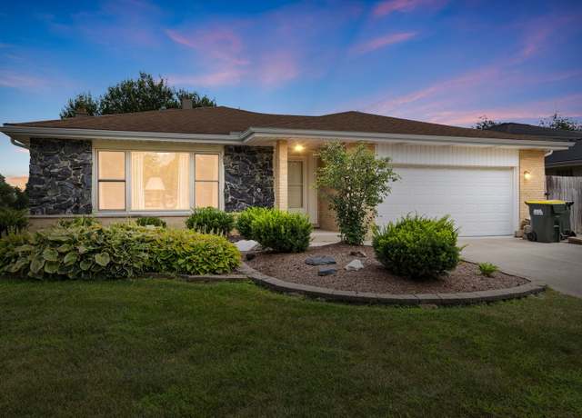 Property at 1409 S William St, Westmont, IL 60559, 4 beds, 1.5 baths