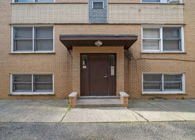 Property at 12452 Fairview Ave, Blue Island, IL 60406, 11 beds, 6 baths