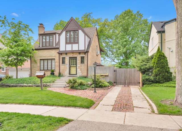 Property at 920 Juniper Rd, Glenview, IL 60025, 3 beds, 2.5 baths