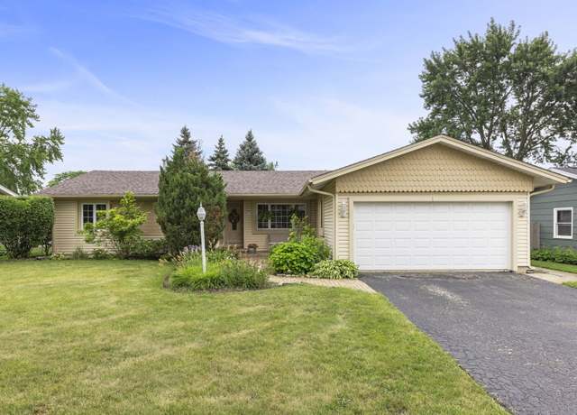 Property at 235 Parkchester Rd, Elk Grove Village, IL 60007, 3 beds, 2 baths