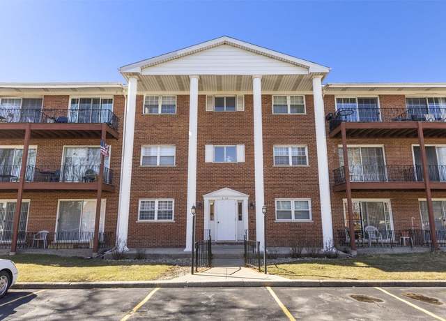 Property at 6135 W 94th St Unit B1, Oak Lawn, IL 60453, 1 bed, 1 bath