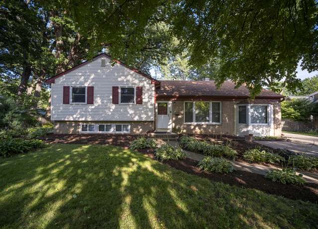 Property at 47 Briarcliff Rd, Montgomery, IL 60538, 3 beds, 3 baths