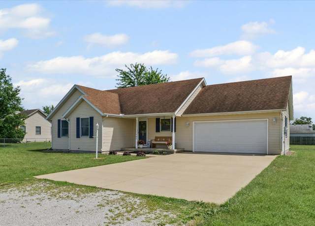 Property at 202 Hawks Ln, Broadlands, IL 61816, 3 beds, 2 baths