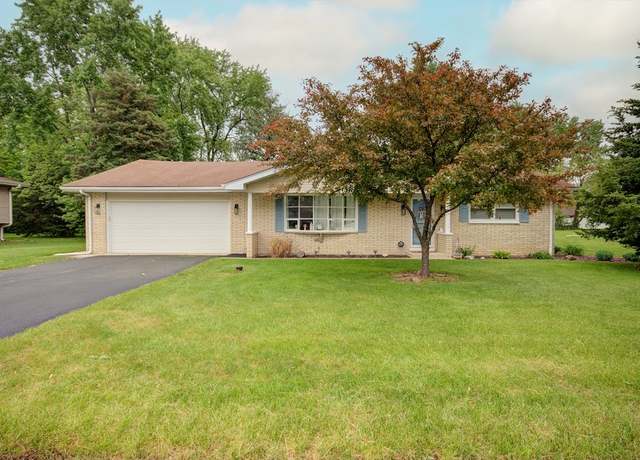 Property at 306 Robin Hill Dr, Shorewood, IL 60404, 3 beds, 1.5 baths