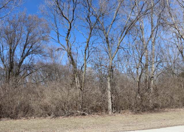 Property at 35 Birchwood Ln, St. Anne, IL 60964