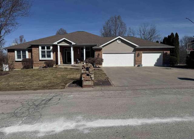 Property at 4423 Hampton Ln, Quincy, IL 62305, 5 beds, 3.5 baths