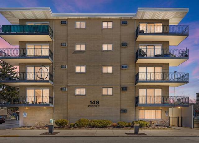Property at 148 Circle Ave #304, Forest Park, IL 60130, 2 beds, 1.5 baths
