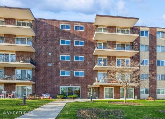 Property at 5300 Walnut Ave Unit 13C, Downers Grove, IL 60515, 2 beds, 1 bath