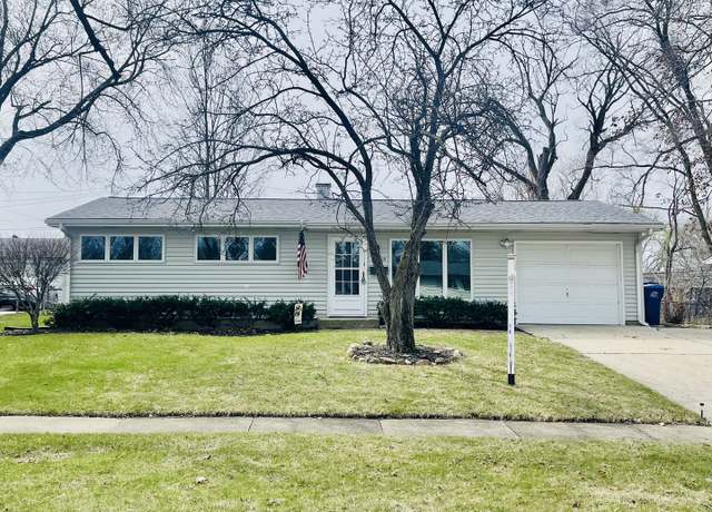 Property at 18269 W Woodland Ter, Gurnee, IL 60031, 3 beds, 1.5 baths