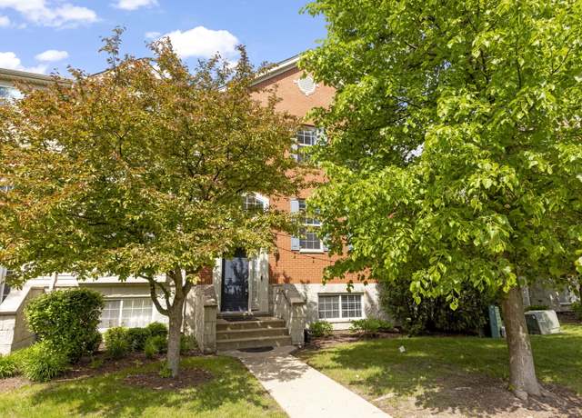 Property at 4216 Drexel Ave, Aurora, IL 60504, 3 beds, 2.5 baths