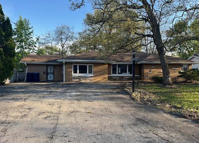Property at 7239 W 110th St, Worth, IL 60482, 4 beds, 1.5 baths