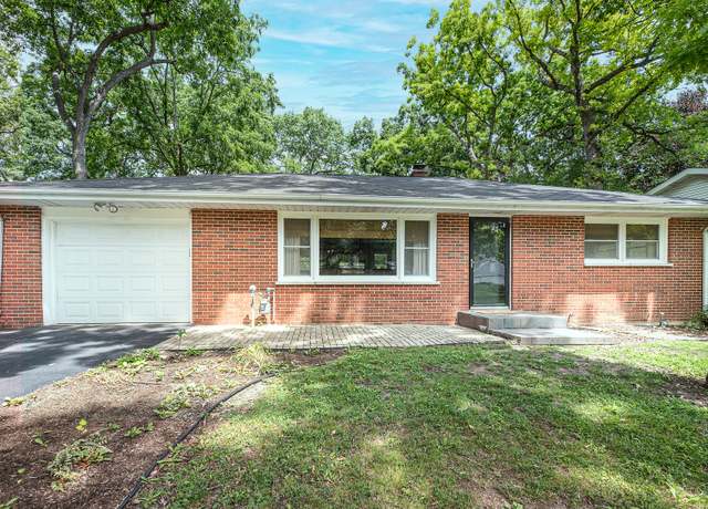 Property at 308 Dunbar Rd, Mundelein, IL 60060, 3 beds, 2 baths