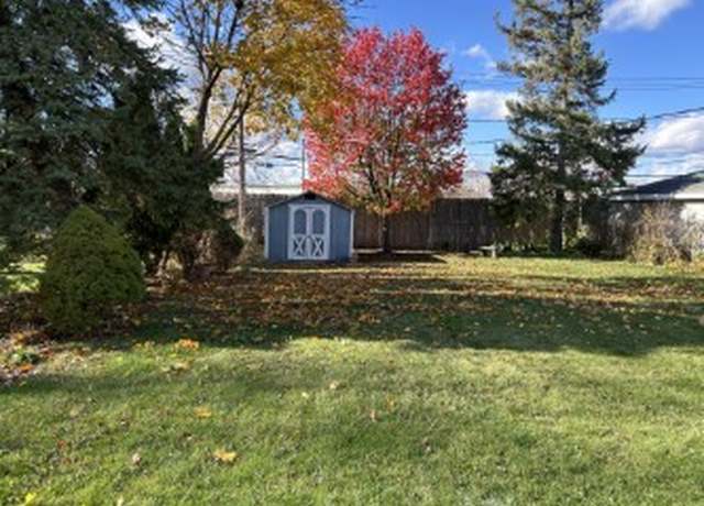 Property at 872 Mason Ln, Des Plaines, IL 60016, 4 beds, 1.5 baths