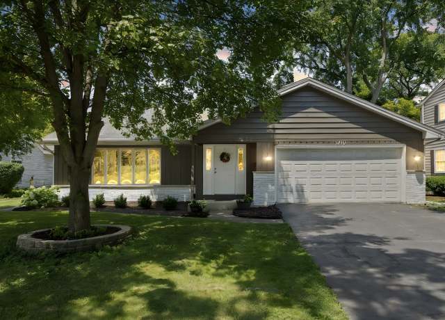 Property at 1410 S Main St, Wheaton, IL 60189, 3 beds, 2 baths