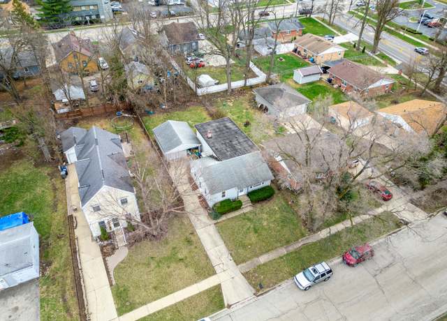 Property at 221 Heine Ave, Elgin, IL 60123, 3 beds, 2 baths