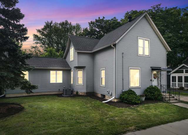 Property at 129 S Prairie St, Batavia, IL 60510, 5 beds, 2.5 baths