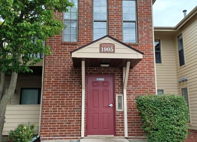 Property at 1905 N Hicks Rd #206, Palatine, IL 60074, 1 bed, 1 bath