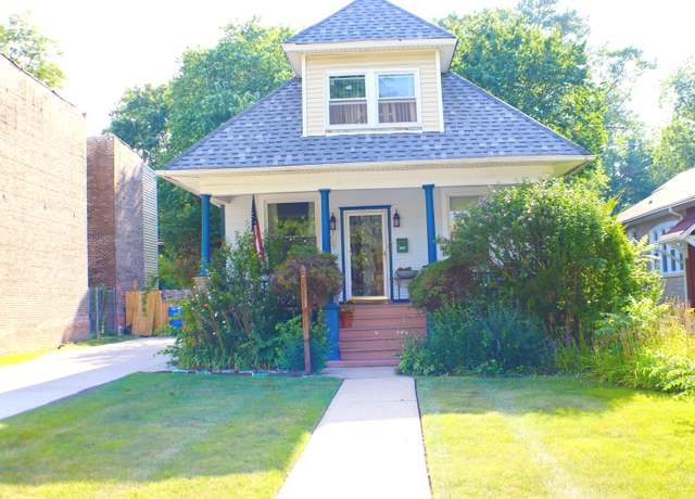 Property at 10134 S Charles St, Chicago, IL 60643, 3 beds, 2 baths