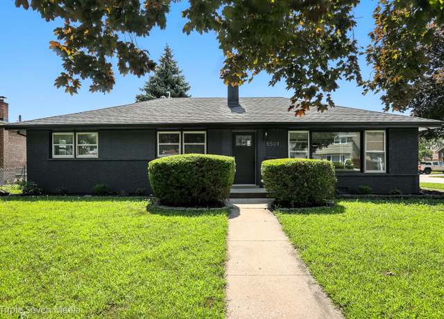 Property at 5509 Oak Center Dr, Oak Lawn, IL 60453, 4 beds, 2 baths