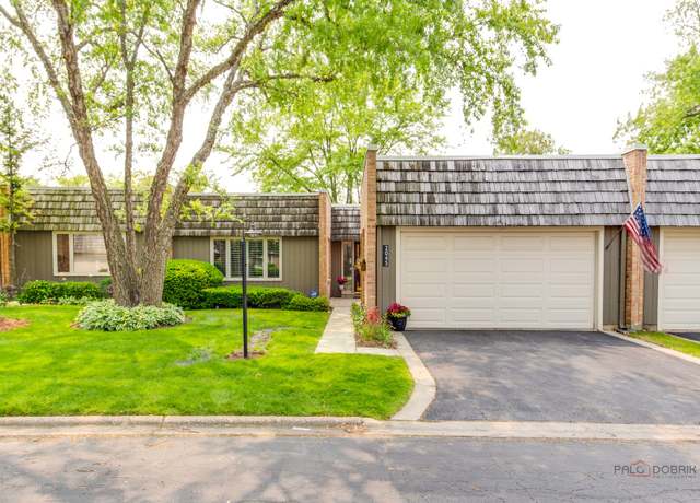 Property at 2045 Plymouth Ln, Northbrook, IL 60062, 2 beds, 2.5 baths